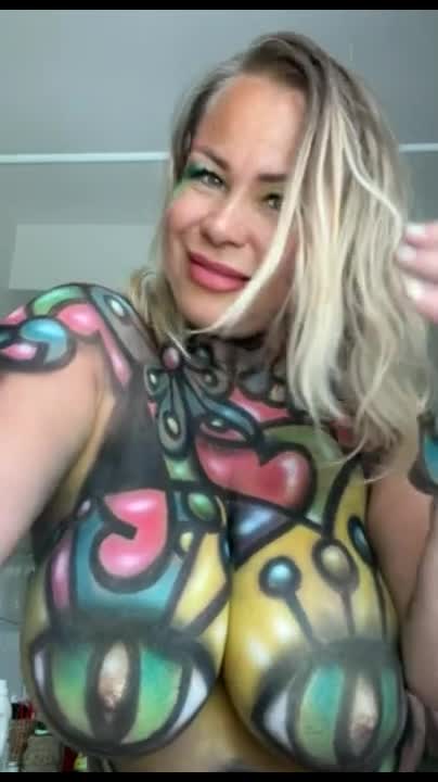 Bella Bodhi onlyfans leak – Nude Body painting
